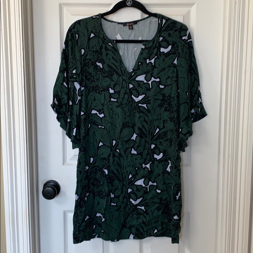 Super cute Ella Moss dress.